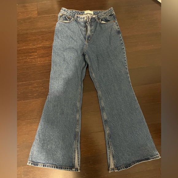 Abercrombie & Fitch, Curve Love High Rise Vintage Flare Jean, Medium Wash - Picture 2 of 4